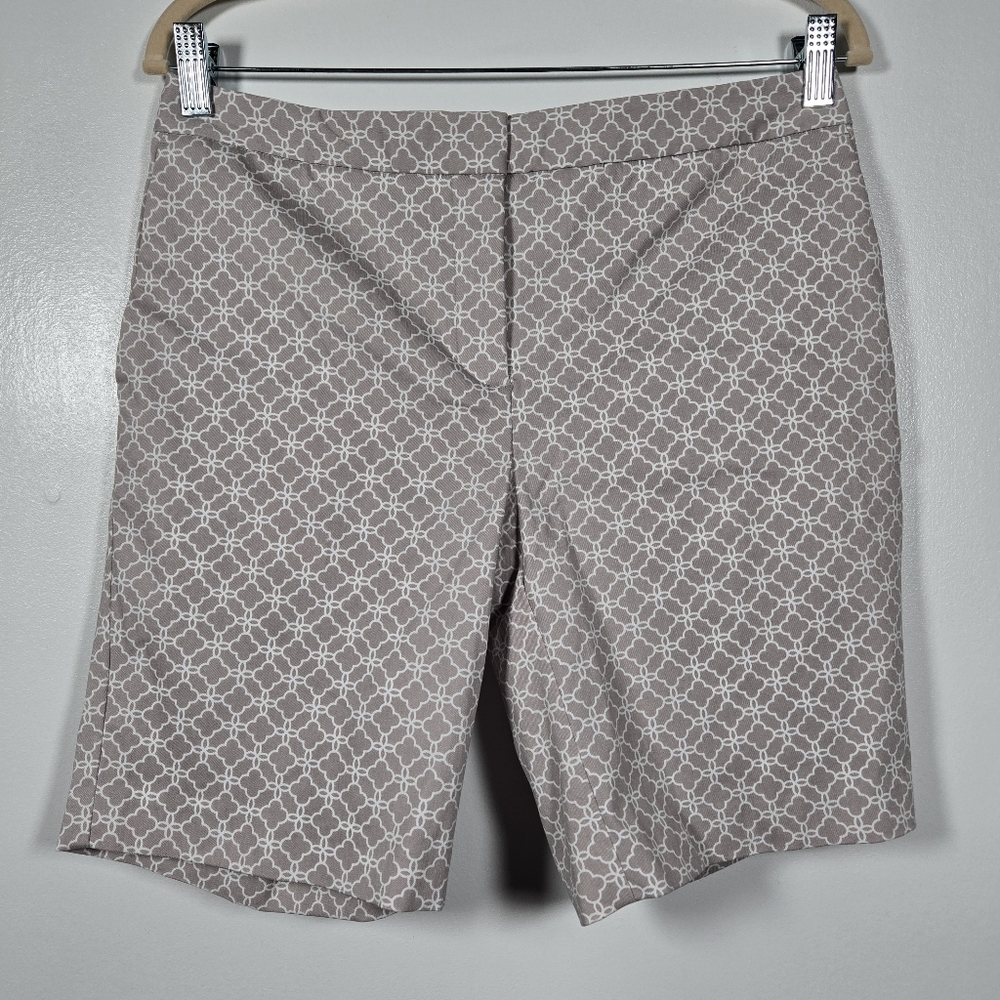NEW Mario Serrani Italy Taupe Comfort Stretch Tummy Control Chino Shorts Size 6
